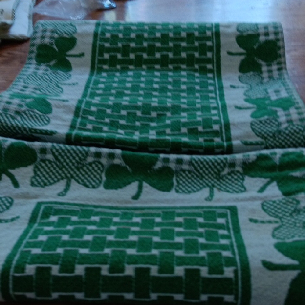 Green and White Shamrock Table Runner